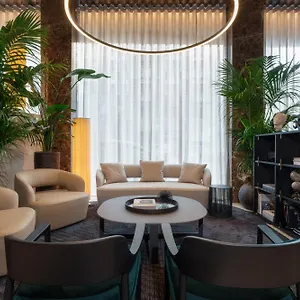 Crowne Plaza By Ihg מלון